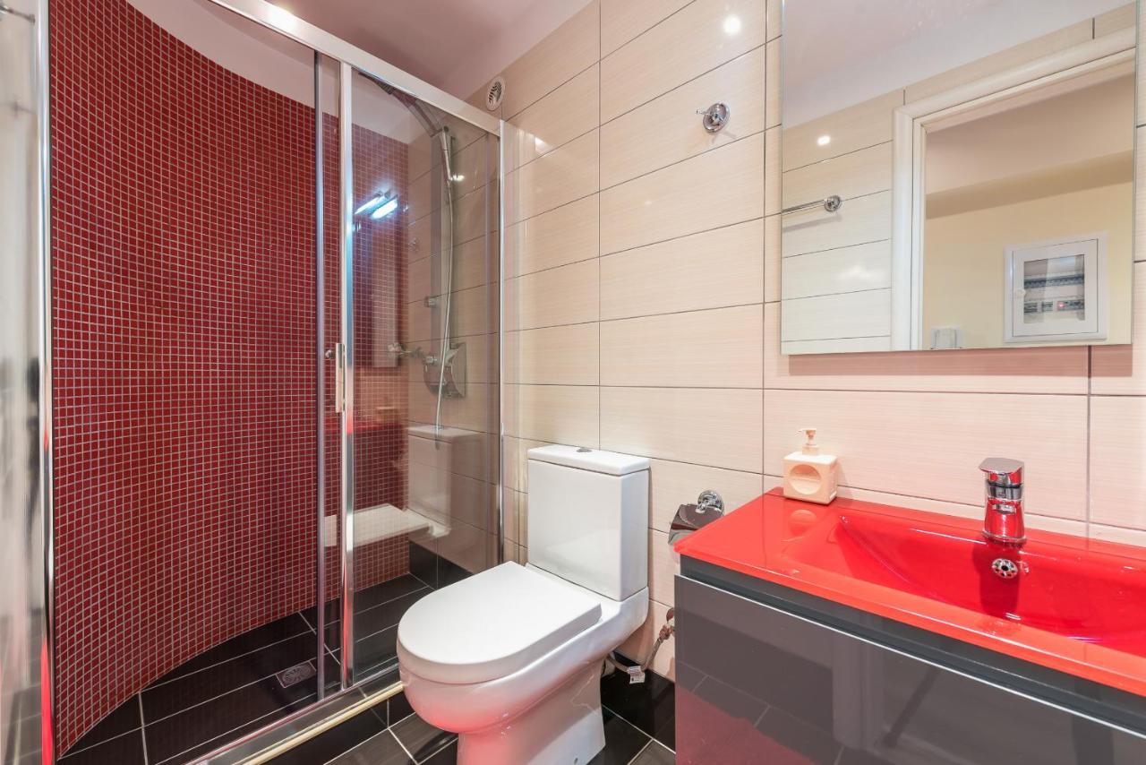 An Impressive 2 Bdr Apt In Glyfada Athena Bagian luar foto