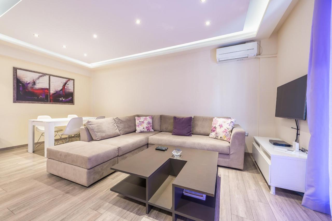 An Impressive 2 Bdr Apt In Glyfada Athena Bagian luar foto