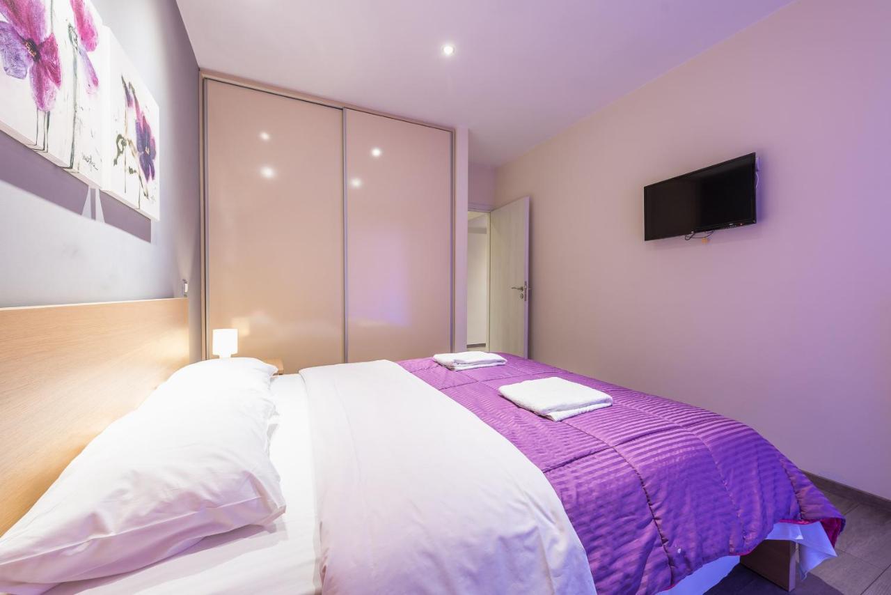 An Impressive 2 Bdr Apt In Glyfada Athena Bagian luar foto
